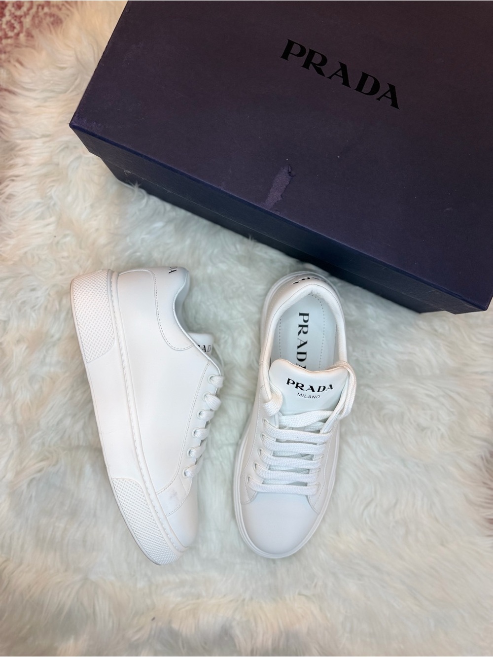 PRADA LOW TOP LEATHER SNEAKERS